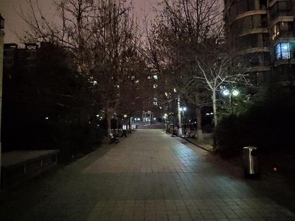 谷歌相机夜景模式移植测试：3年老机器变身夜视仪