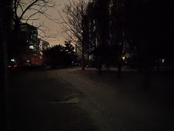 谷歌相机夜景模式移植测试：3年老机器变身夜视仪