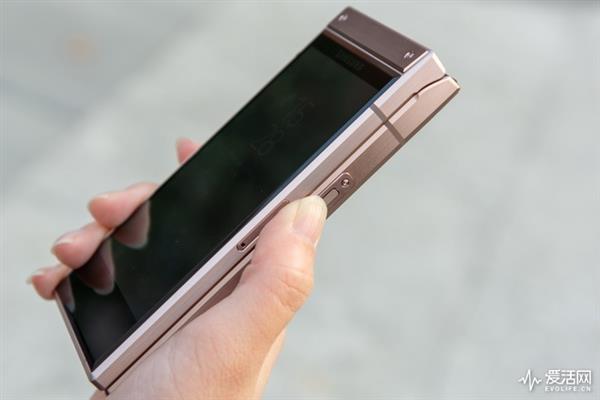 感受三星W2019的人生哲学：回归本质