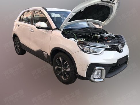 搭载1.0T和5MT 东风风神AX4新车型谍照