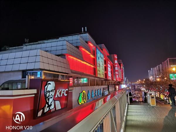 年度收官之作荣耀V20上手：2999元超值