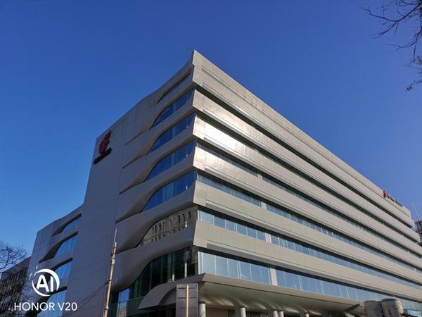 年度收官之作荣耀V20上手：2999元超值