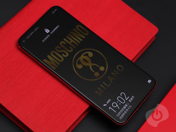 年度收官之作荣耀V20上手：2999元超值