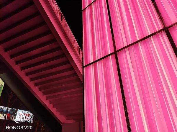 年度收官之作荣耀V20上手：2999元超值