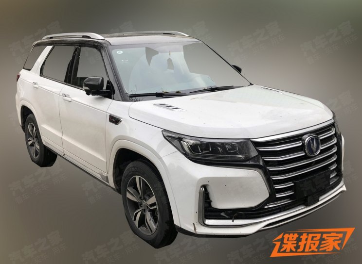 今年二季度上市 曝长安新款CS95实车