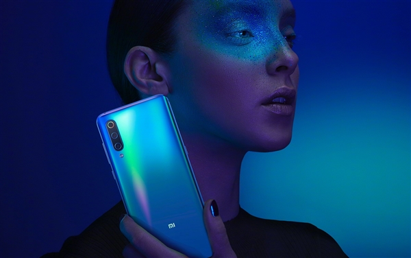 小米9 27W原装充电器拆解：做工用料扎实