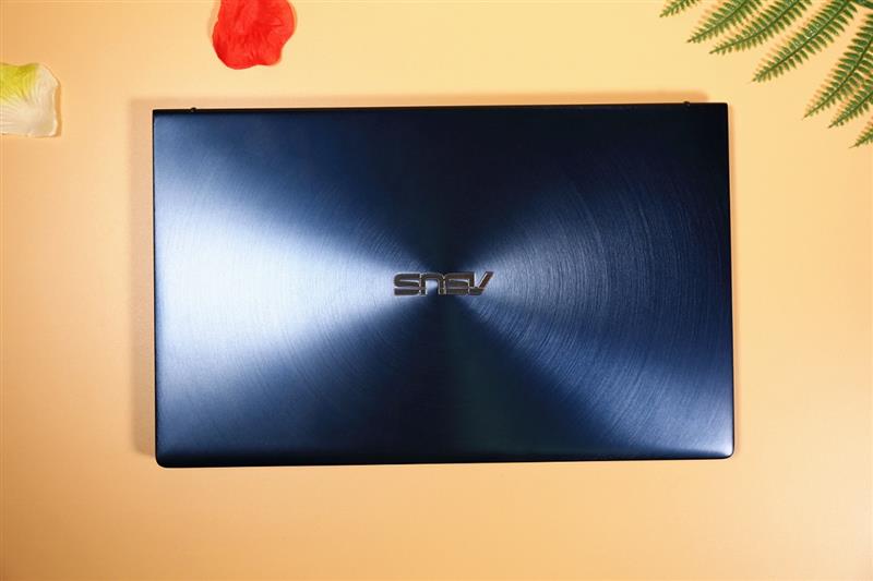 A4纸大小的14英寸笔记本！华硕灵耀U 2代评测：同价位无敌