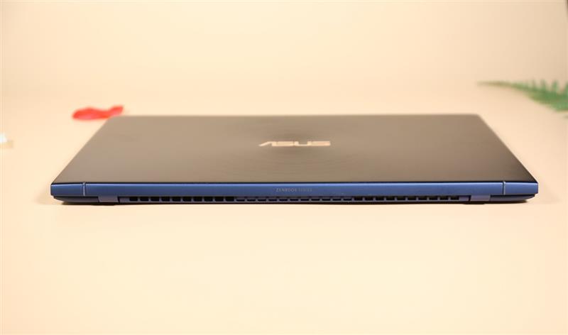 A4纸大小的14英寸笔记本！华硕灵耀U 2代评测：同价位无敌