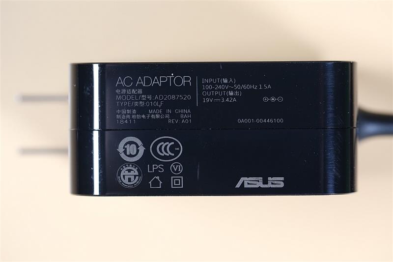 A4纸大小的14英寸笔记本！华硕灵耀U 2代评测：同价位无敌