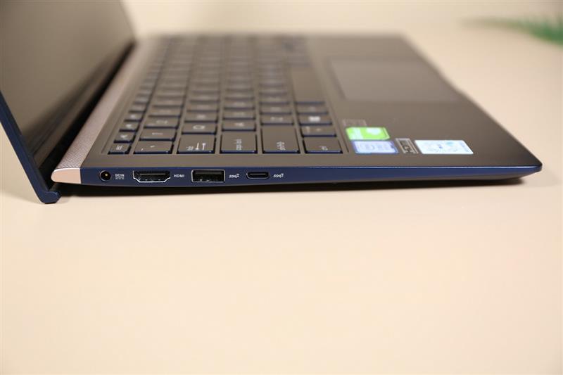 A4纸大小的14英寸笔记本！华硕灵耀U 2代评测：同价位无敌