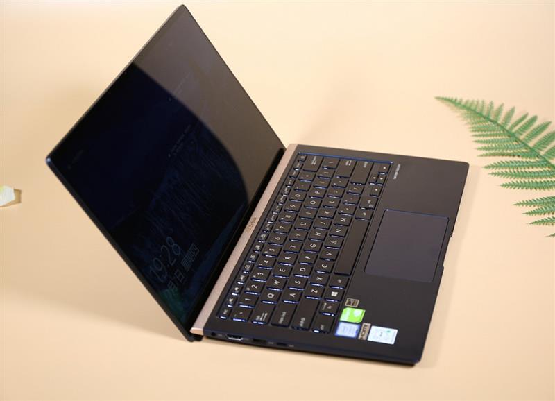 A4纸大小的14英寸笔记本！华硕灵耀U 2代评测：同价位无敌