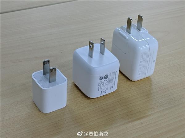 首款双USB-C口氮化镓充电器曝光：69W快充