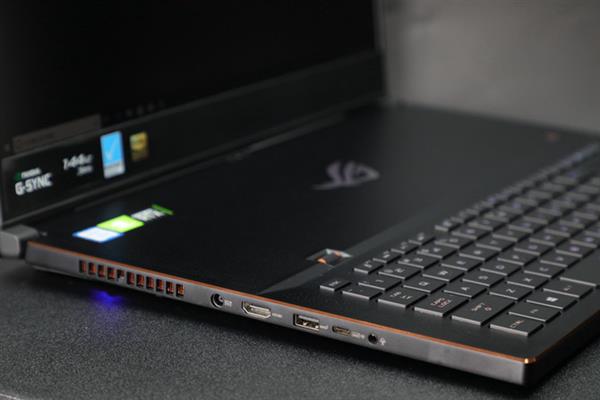 ROG冰刃3s Plus上手：超薄高性能兼得 轻薄本中的机皇