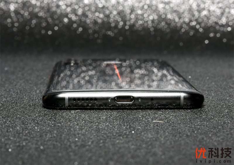 高颜值的性能猛兽 iQOO手机真机图赏