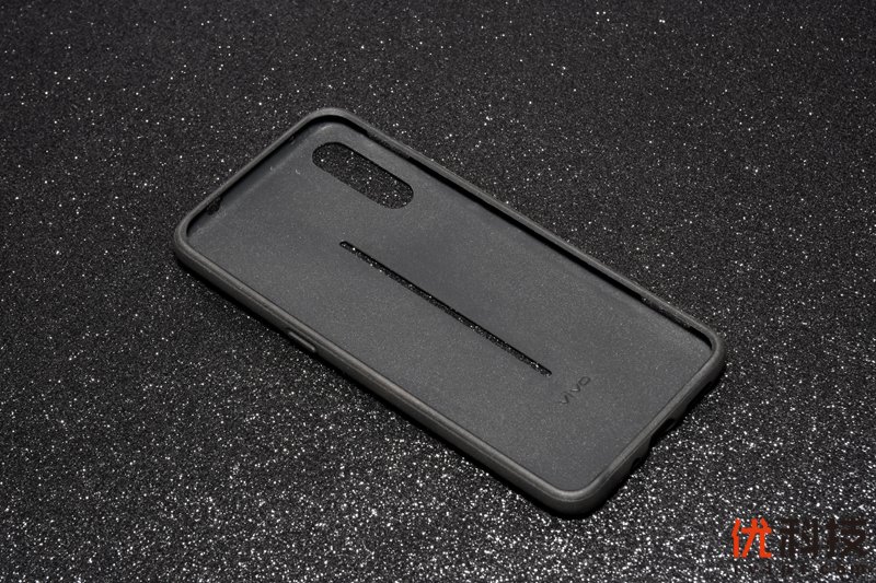 高颜值的性能猛兽 iQOO手机真机图赏