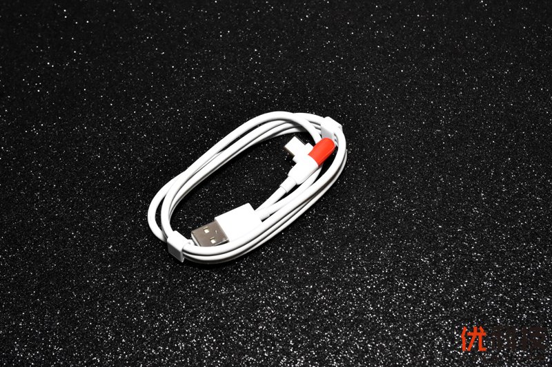 高颜值的性能猛兽 iQOO手机真机图赏