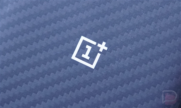 刘作虎就餐被拍 一加7 Pro真机照曝光