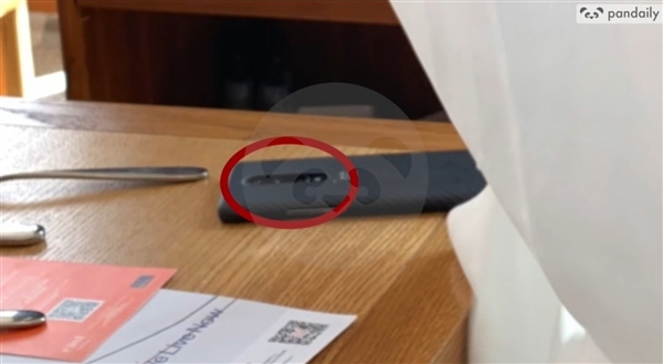 刘作虎就餐被拍 一加7 Pro真机照曝光