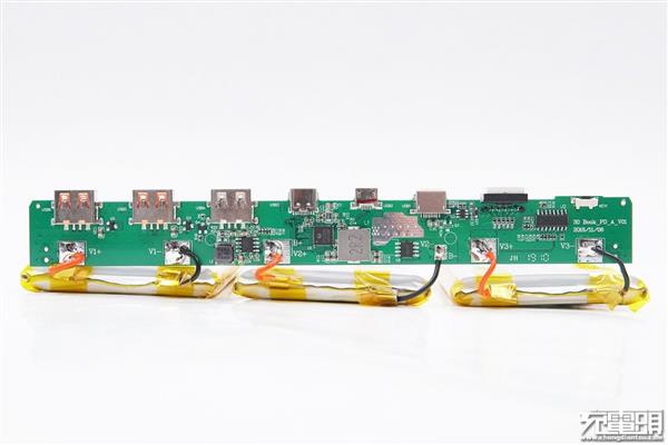 羽博30000mAh移动电源拆解：六大接口 仍很便携