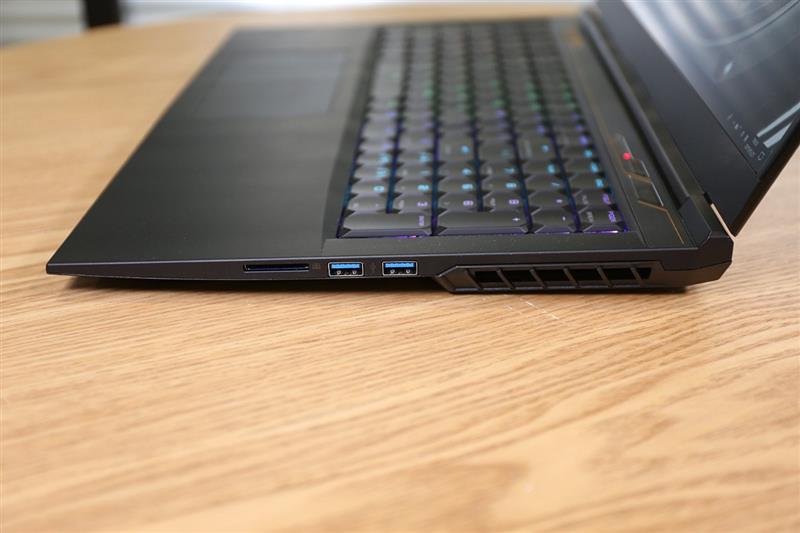 九代酷睿电竞本给你想要的一切！机械革命深海泰坦X9Ti-R评测