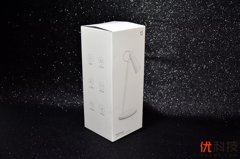 三档可调恒定柔光 <a href='https://item.mi.com/product/9744.html' target='_blank'><u>米家充电台灯</u></a>了解一下
