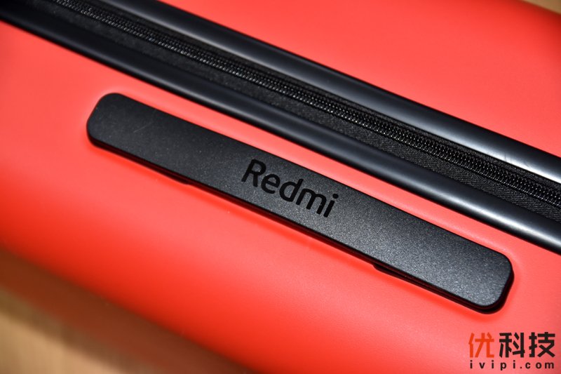 万花丛中一点红 Redmi旅行箱20英寸版上手