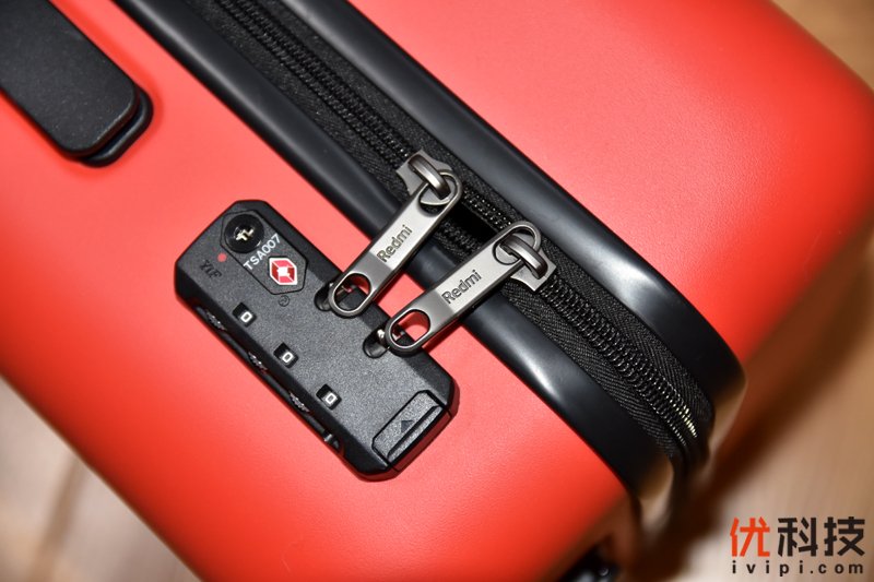万花丛中一点红 Redmi旅行箱20英寸版上手