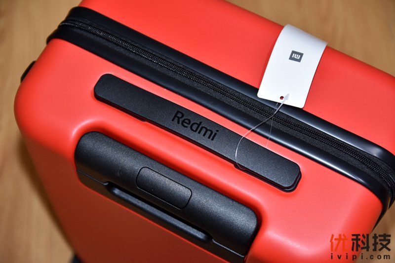 万花丛中一点红 Redmi旅行箱20英寸版上手