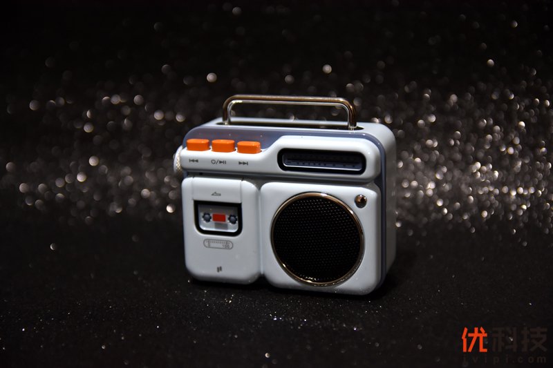 怀旧与新潮并存的艺术品 i8 MOCA蓝牙音箱体验