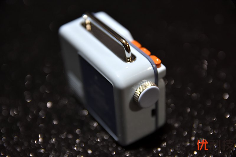 怀旧与新潮并存的艺术品 i8 MOCA蓝牙音箱体验