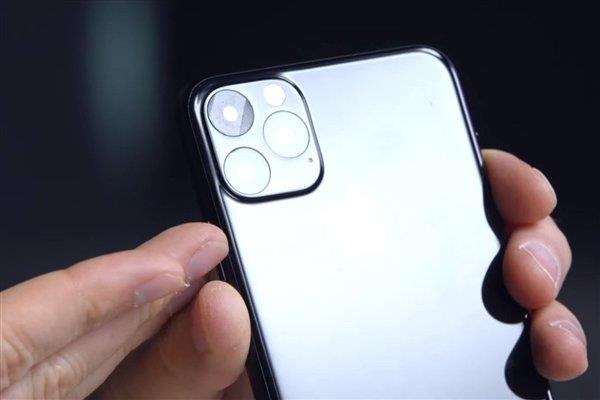 iPhone 11实锤：采用浴霸摄像头