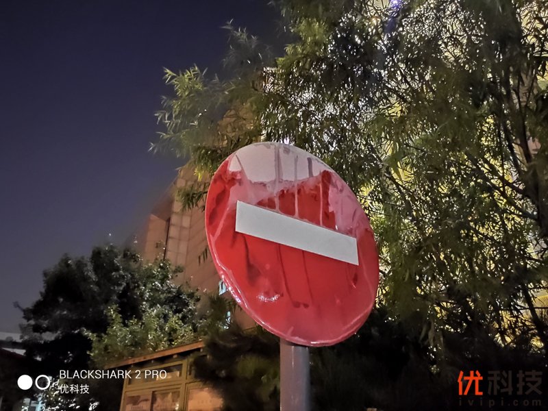 骁龙855Plus+12G性能王者 黑鲨游戏手机2 Pro评测