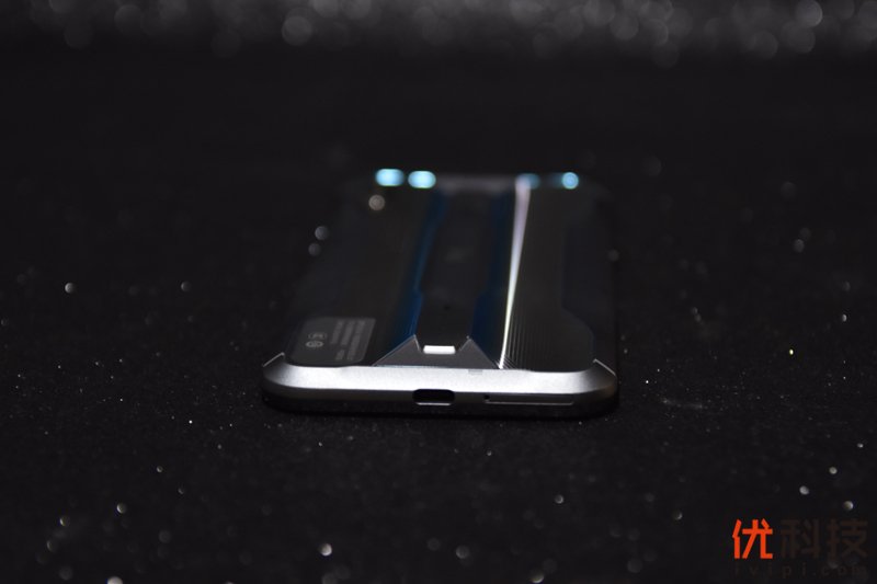 骁龙855Plus+12G性能王者 黑鲨游戏手机2 Pro评测