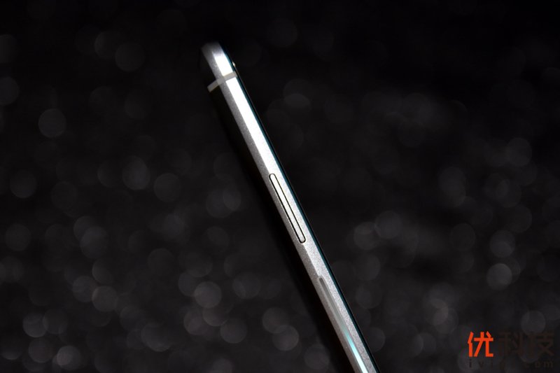 骁龙855Plus+12G性能王者 黑鲨游戏手机2 Pro评测