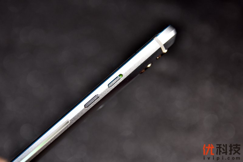 骁龙855Plus+12G性能王者 黑鲨游戏手机2 Pro评测