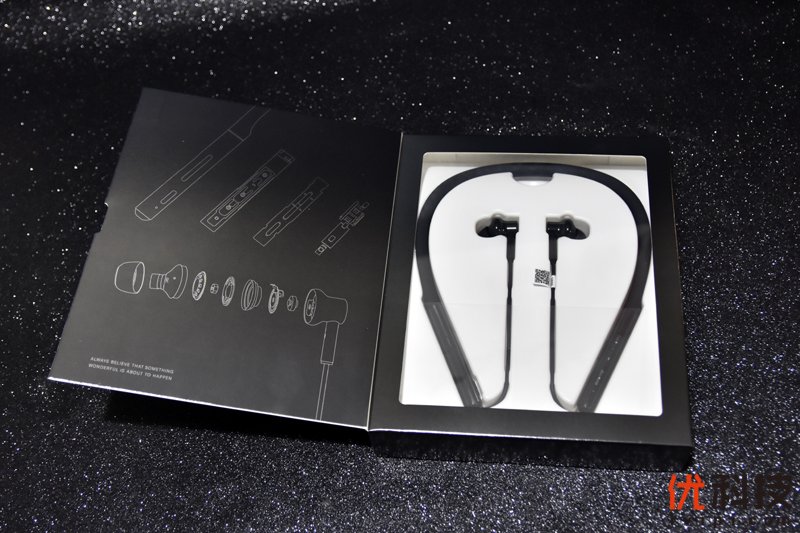 Hybrid混合数字降噪 小米降噪项圈蓝牙耳机开箱<a href='https://www.ivipi.com/pc/' target='_blank'><u>体验</u></a>