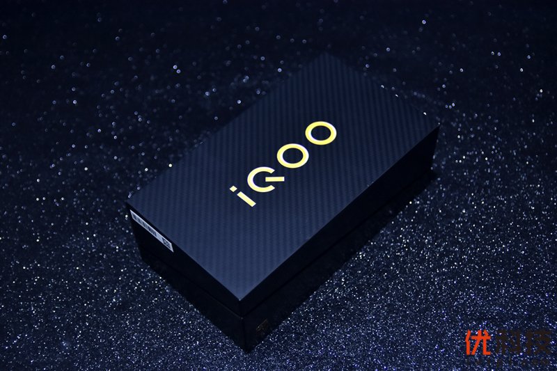 离你最近的5G手机 <a href='https://www.vivo.com.cn/vivo/iqoopro/' target='_blank'><u>iQOO Pro</u></a> 5G版评测