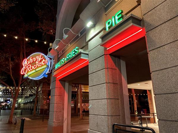 5499买吗？iPhone 11评测：发布会上的配角 现实中的正旗舰