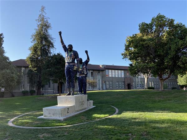 5499买吗？iPhone 11评测：发布会上的配角 现实中的正旗舰