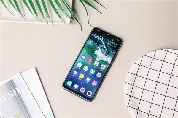 潮流设计，续航出众！vivo U3x成就千元优品新典范