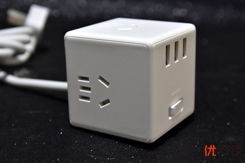 四面供电不“掐架” 米家魔方转换器开箱<a href='https://www.ivipi.com/pc/' target='_blank'><u>体验</u></a>