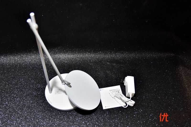 随光应变 荣耀nimova智能护眼台灯Pro开箱<a href='https://www.ivipi.com/pc/' target='_blank'><u>体验</u></a>