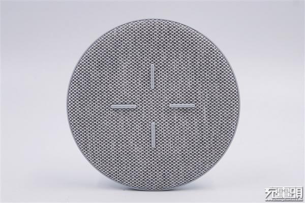 27W无线快充有多快？<a href='https://www.huawei.com/cn/?ic_medium=direct&ic_source=surlen' target='_blank'><u>华为</u></a>Mate 30无线充电<a href='https://www.ivipi.com/pc/' target='_blank'><u>体验</u></a>