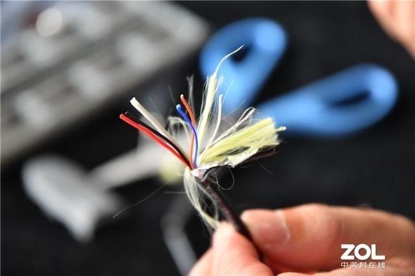 DP线拆解评测 电钻暴力测试398元的DP线一拆到底