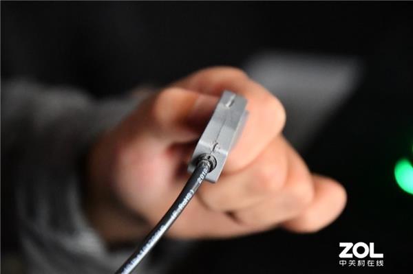 DP线拆解评测 电钻暴力测试398元的DP线一拆到底