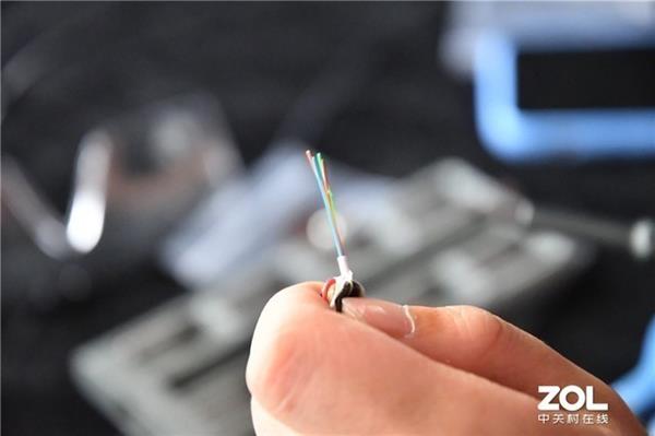 DP线拆解评测 电钻暴力测试398元的DP线一拆到底