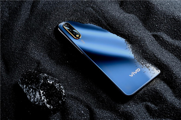 “v快不破”活动狂欢大促，vivo Z5新配色首发钜惠