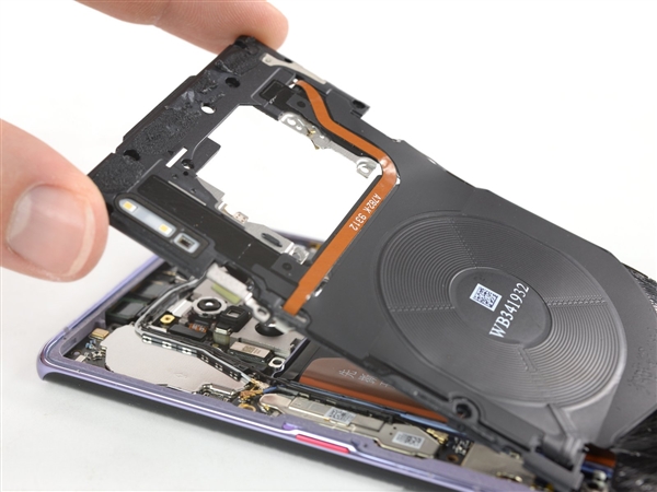 <a href='https://www.huawei.com/cn/?ic_medium=direct&ic_source=surlen' target='_blank'><u>华为</u></a>Mate30 Pro完全拆解：7颗CMOS加持、模块化设计维修不难