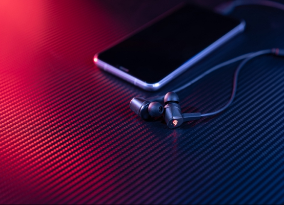 高手吃鸡手游端游如何精准辨位？原来是用了华硕ROG这四款耳机