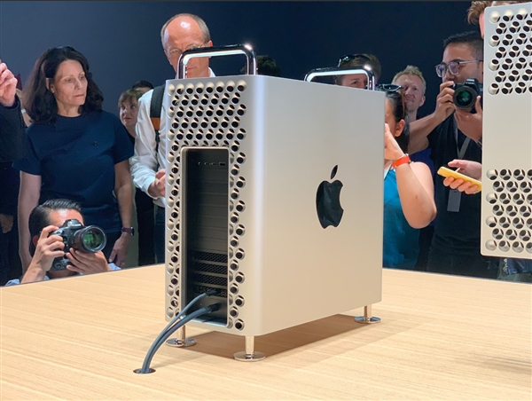 欧洲网友开箱新Mac Pro：竟然是中国组装